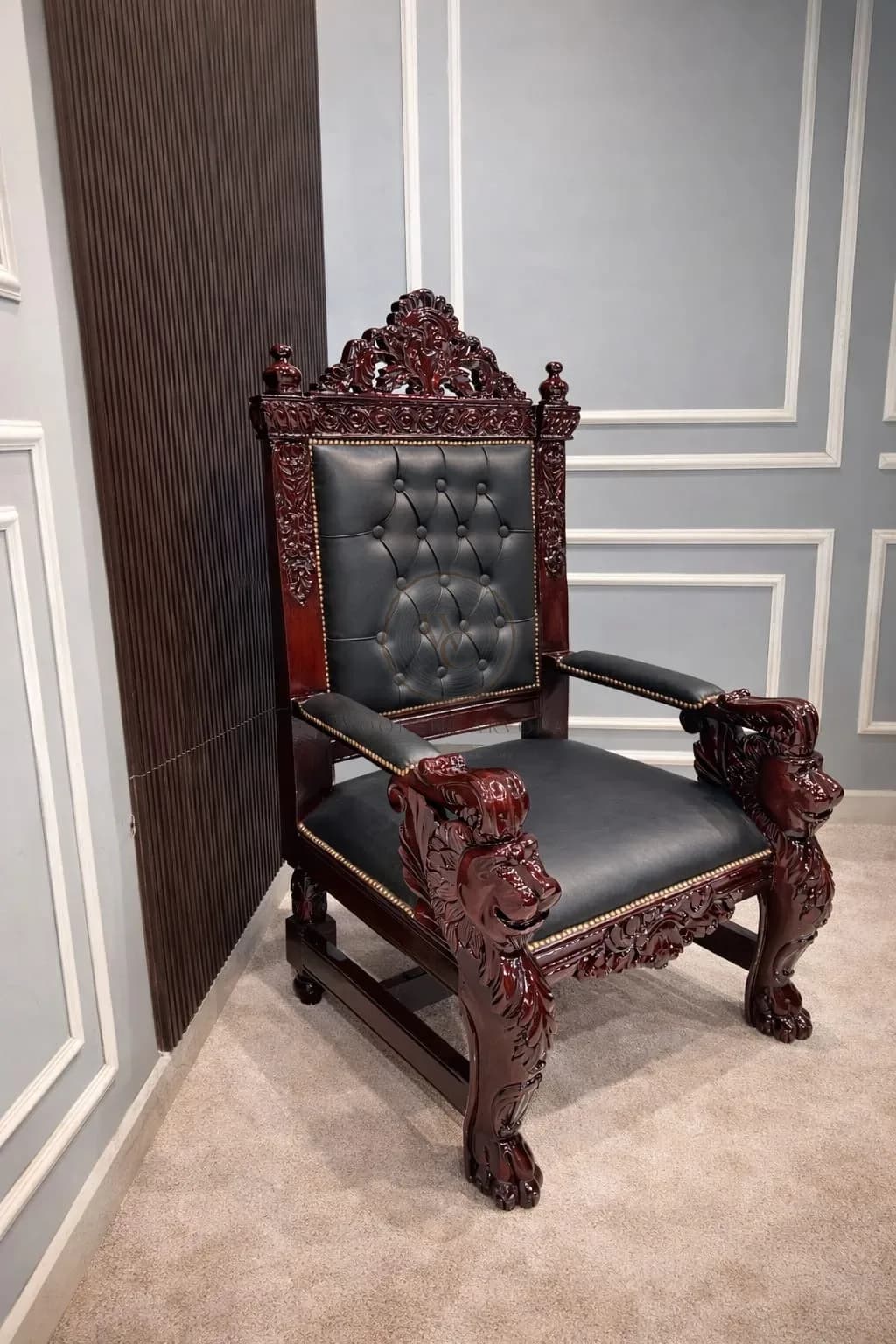 Royal Carved Wooden Throne Chair – Luxury Tufted Leather Accent Armchair with Lion Head Design